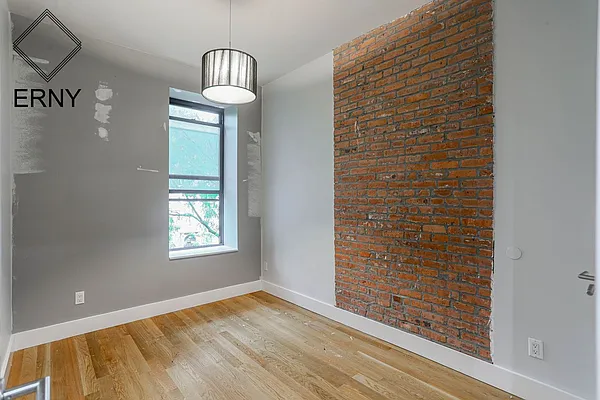 Rented by ERNY LLC | media 8