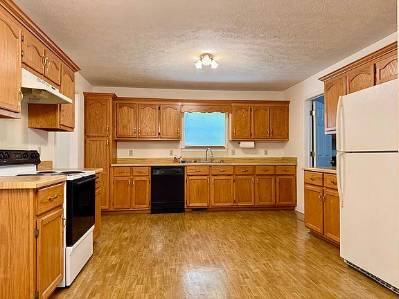 5th image of 3010 Powell Chapel Rd