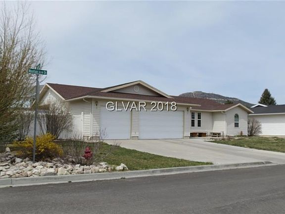 2nd image of 1240 Mountain View Dr