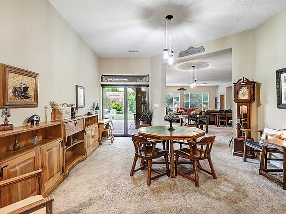 5th image of 25 Los Balcones Pl NE