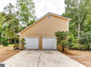 1493 Stoneleigh Hill Rd, Lithonia, GA 30058