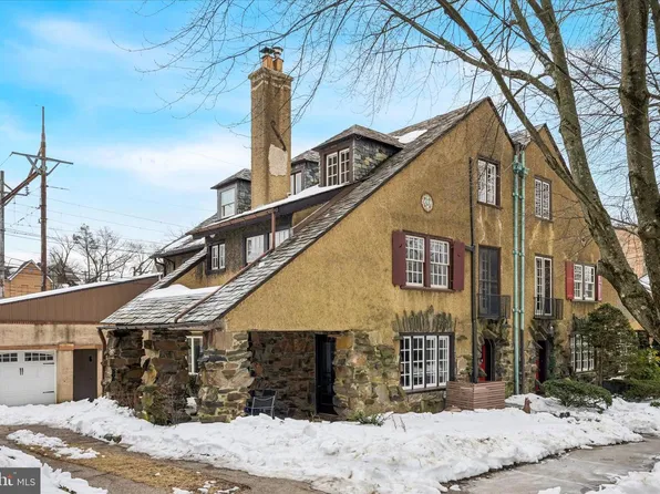 34 Hilltop Rd, Philadelphia, PA 19118