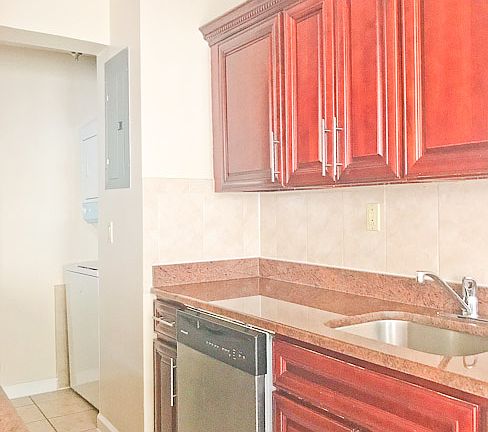 3rd image of 8825 153rd St APT 5