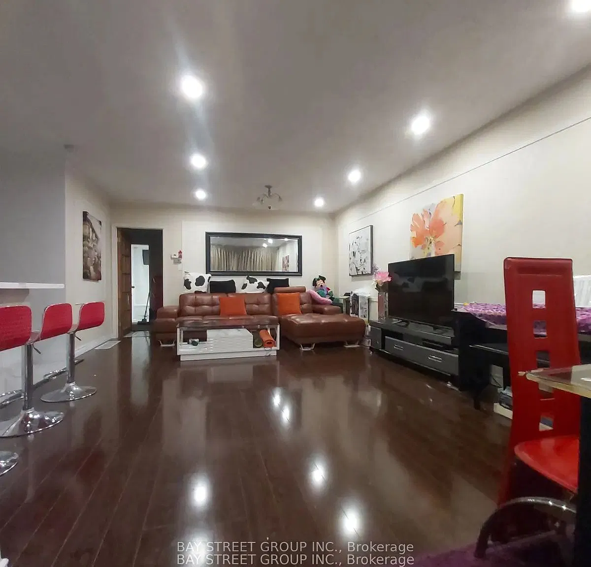 3 bed, $2,500 — Photo 2