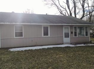 1523 Hedge Rd, Champaign, IL 61821