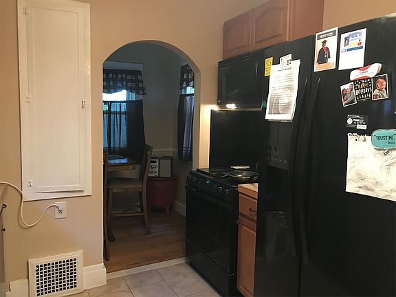 4th image of 150 Niven St