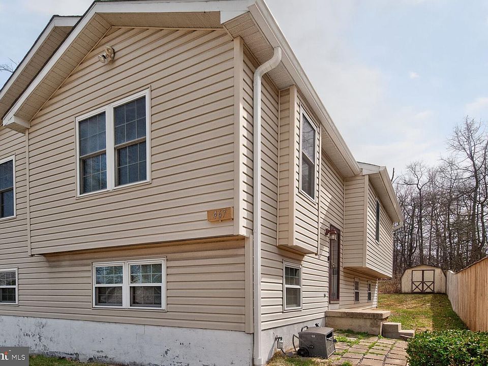 1st image of 467 Oakton Rd