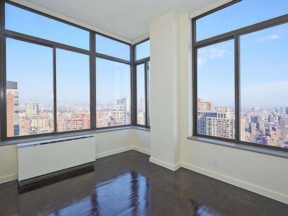 5th image of 300 E 93rd St