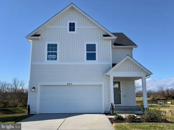 360 Eclipse St, Charles Town, WV 25414