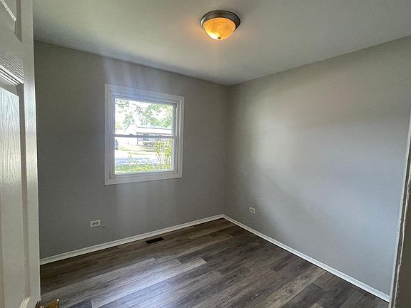3rd image of 3930 171st St
