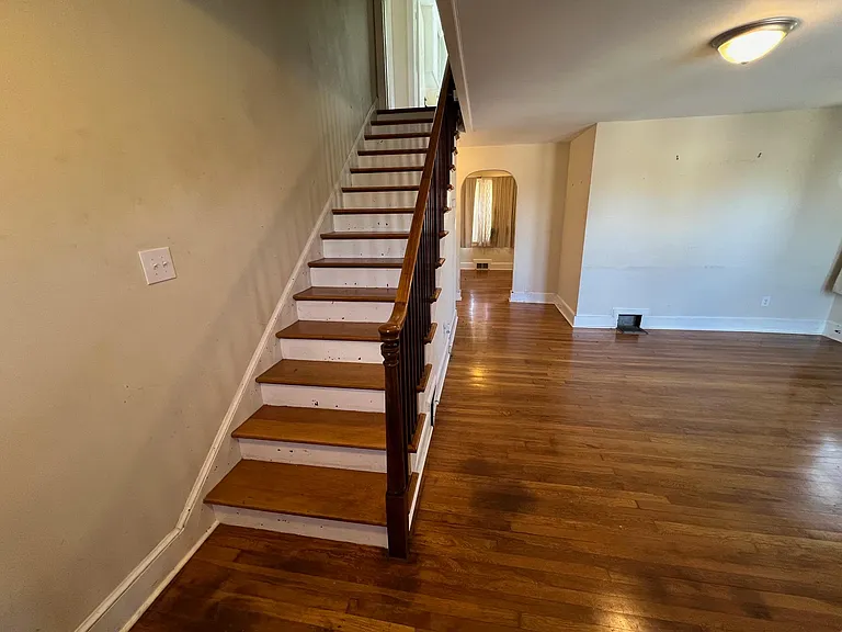 107 Steele Ave — Photo 11