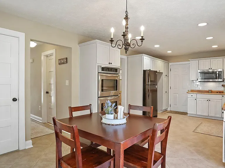 627 Lakeview Dr — Photo 11