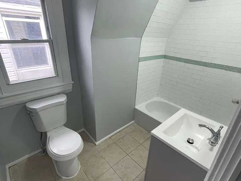 102 Vermont Ave #3 — Photo 3