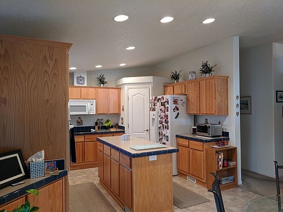 3rd image of 17702 20th Ave E