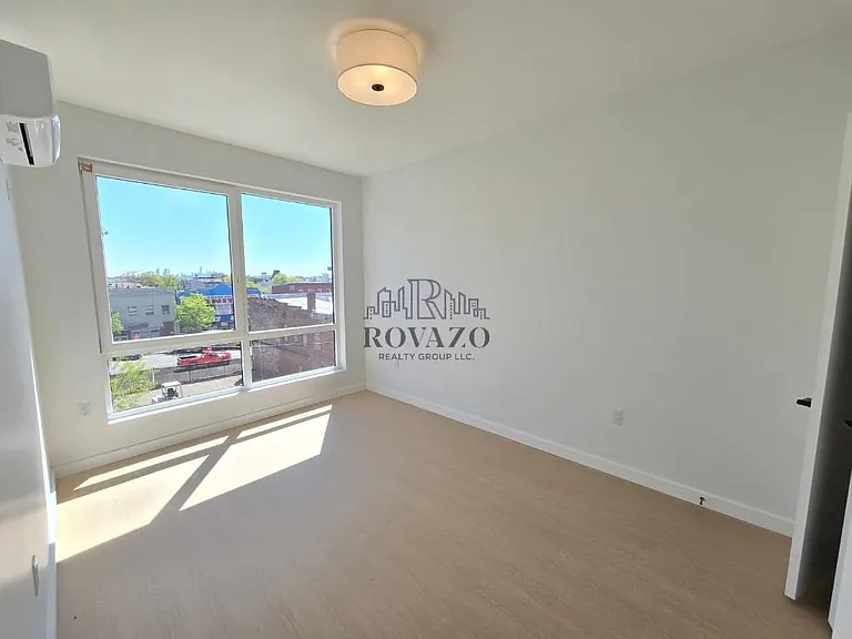 74 Webster St #3B — Photo 3