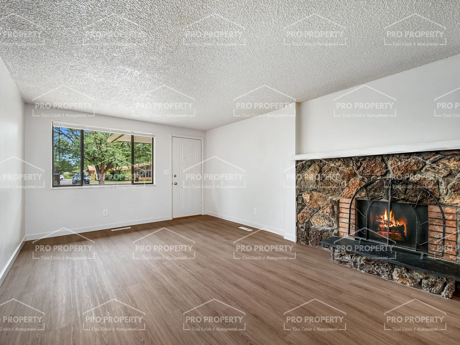 2 bed, 1162 sqft, $2,100 — Photo 4