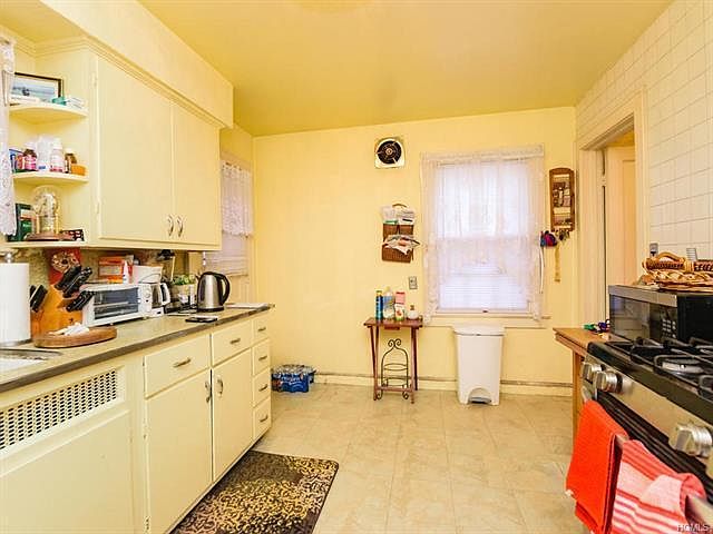 1st image of 562 McLean Ave