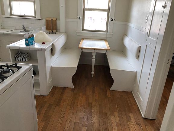 Kitchen breakfast nook