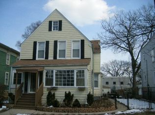 1933 Darrow Ave, Evanston, IL 60201