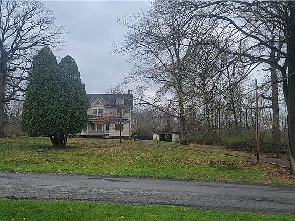 4th image of 1937 Stewart Ave