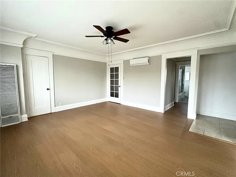 4656 Oakwood Ave — Photo 4