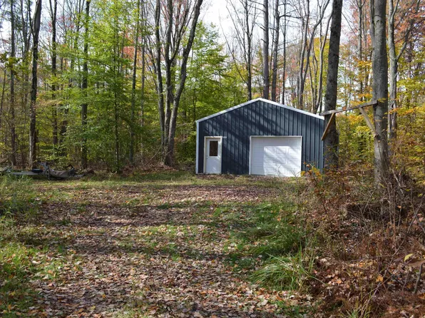 2587 Barth Rd, Smiths Creek, MI 48074