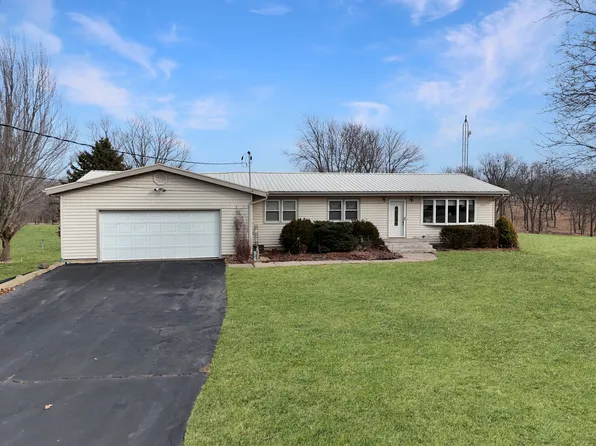 6057 N Lake Rd, Lena, IL 61048