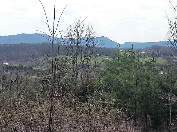 5th image of 921 Dawn Valley Way
