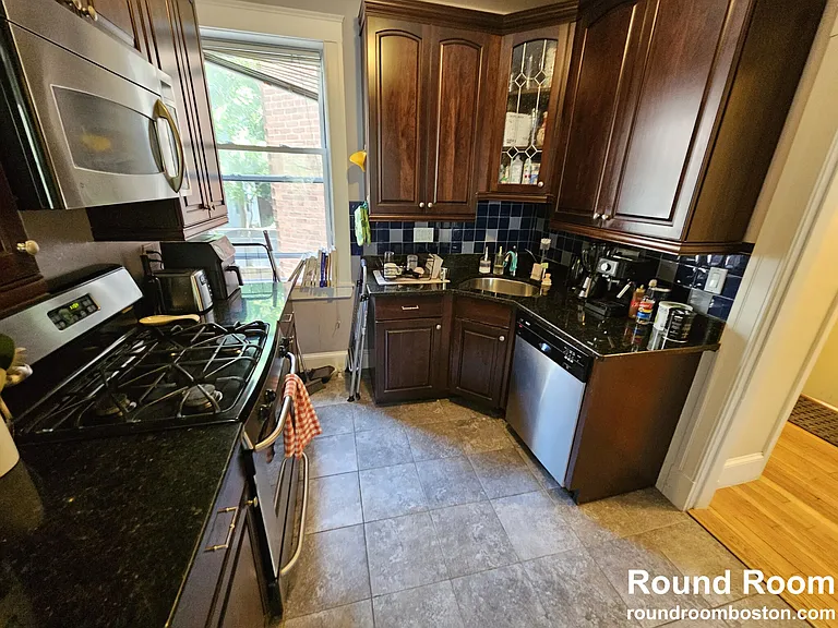 229 Freeman St #229 — Photo 4