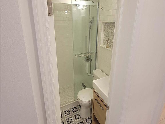 5th image of 14-16 111th St