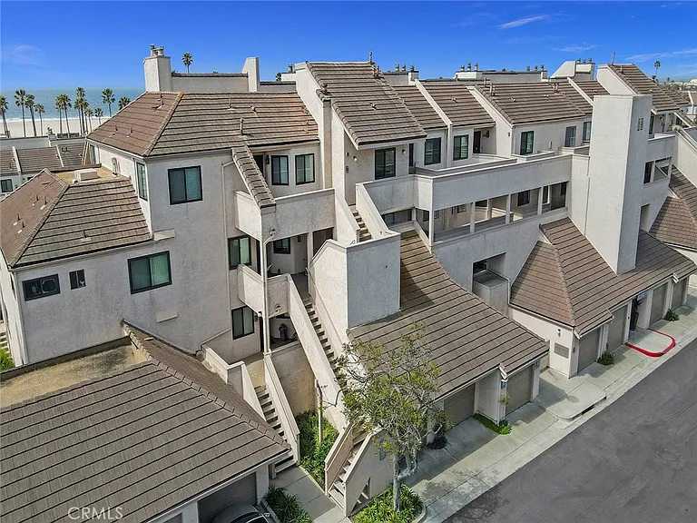630 Island View Cir — Photo 2