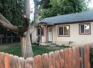 609 Highland Dr, Grandview, WA 98930