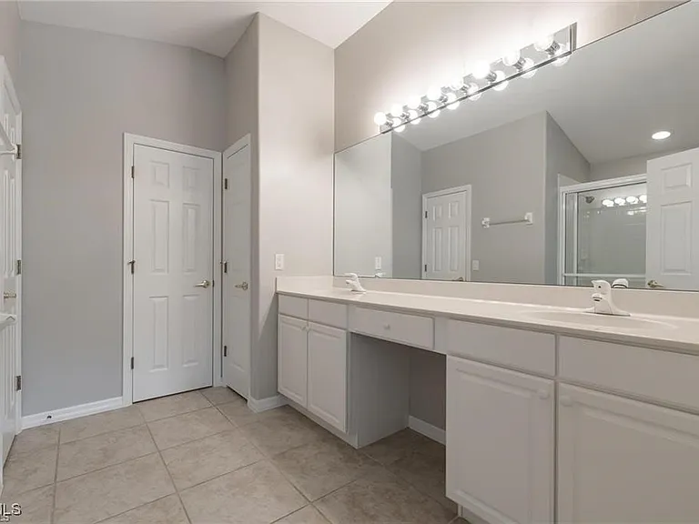 10074 Oakhurst Way — Photo 13