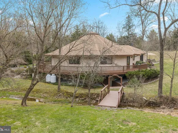 2119 S Sugan Rd, New Hope, PA 18938