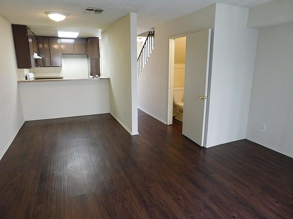 2nd image of 1915 Vassar St APT 104