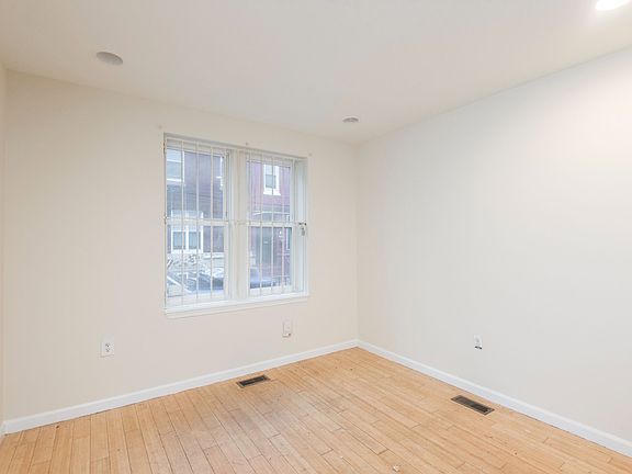 4th image of 1851 Willington St #1
