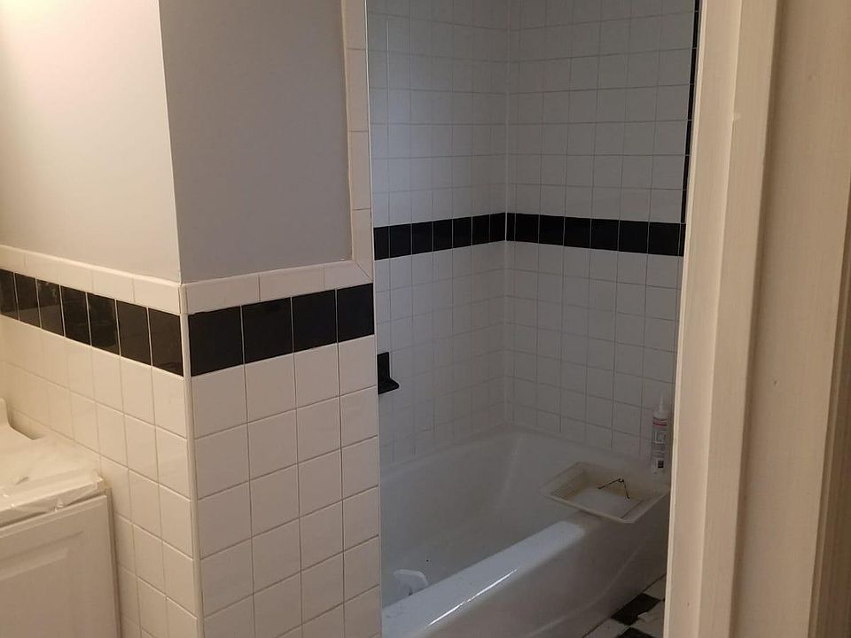 2nd image of 360 New St APT 2