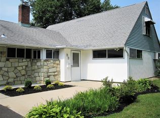 33 Seckelpear Rd, Levittown, PA 19056