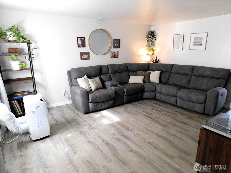 3rd image of 4301 S 4th Avenue