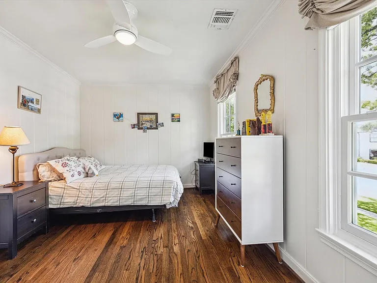 2510 Locke Ln — Photo 26