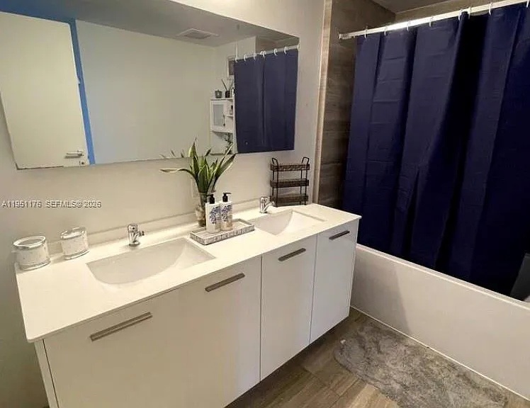 1300 Brickell Bay Dr #2405 — Photo 6