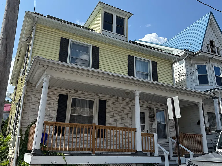 11 Central Ave — Photo 2