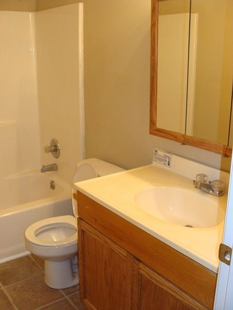 2nd image of 200 Kingston Way