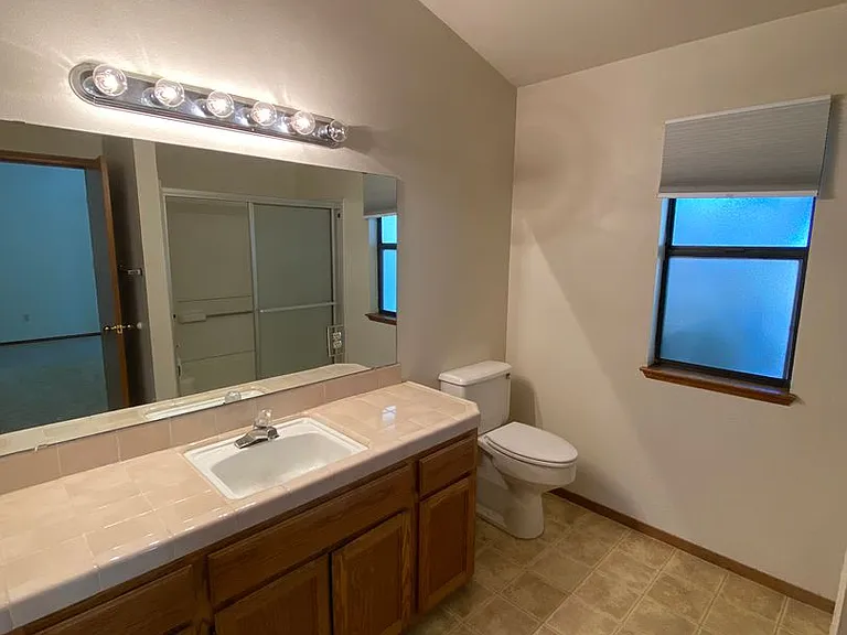 1348 E Ferguson Ct — Photo 14