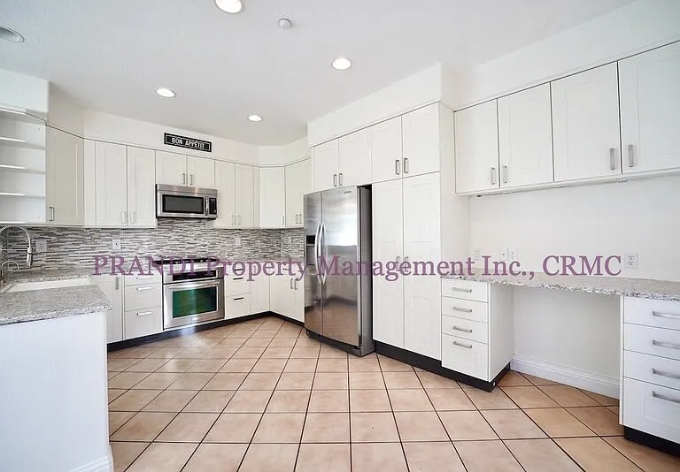 14 Pizarro Ave — Photo 3