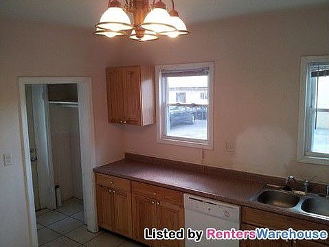 5th image of 1326 Thomas Ave