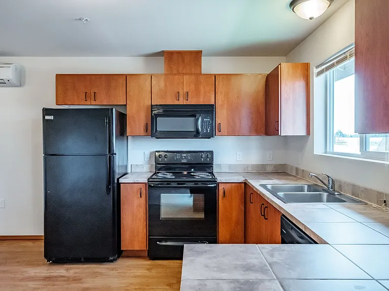 Newcastle Place Apartments — Photo 55