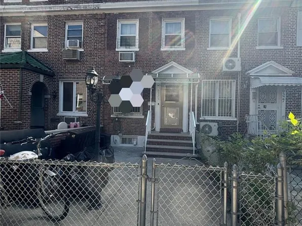 9325 Lafayette Walk, Brooklyn, NY 11209