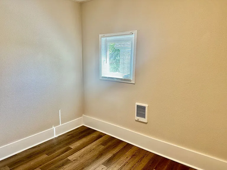 2025 W Mallon Ave — Photo 8