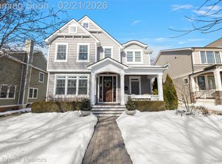 338 Griggs St, Rochester, MI 48307